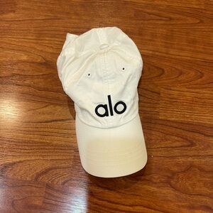 Alo White Baseball Cap - women’s